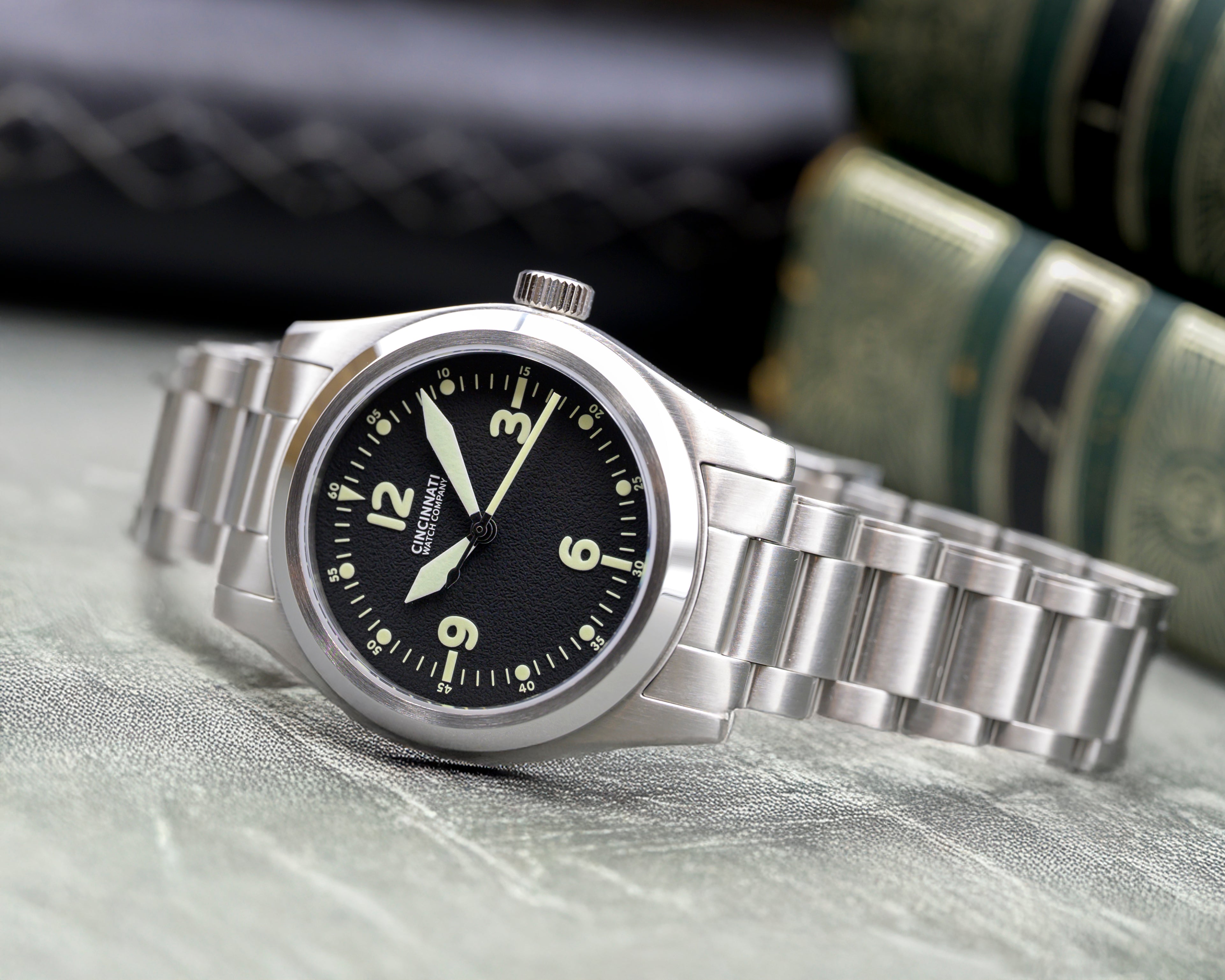 P-40 A-11 Pilot Black Manual Wind