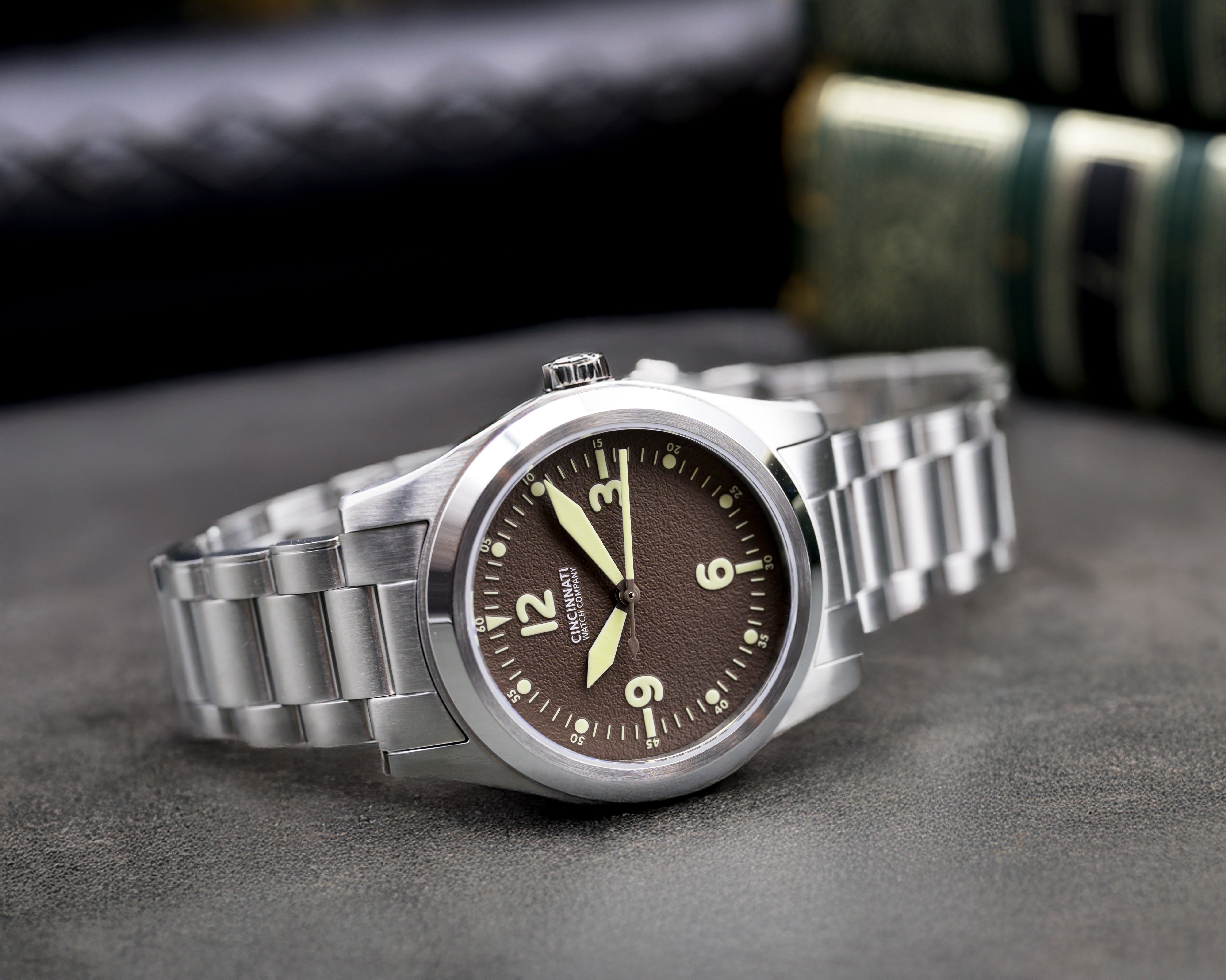 P-40 A-11 Pilot Brown Manual Wind