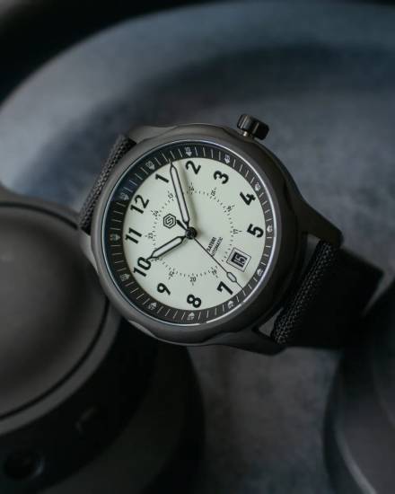 Companion All-Black — Tuxedo (PVD)