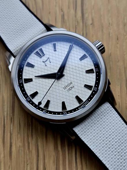 Senshi White 39mm