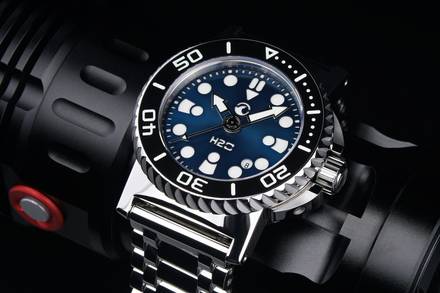 Orca Dive Polished With Blue Sunburst Sandwich Dial