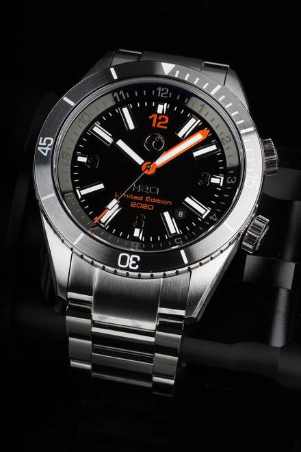 Navale Limited Edition 2020 / Black Dial / Straight Handset