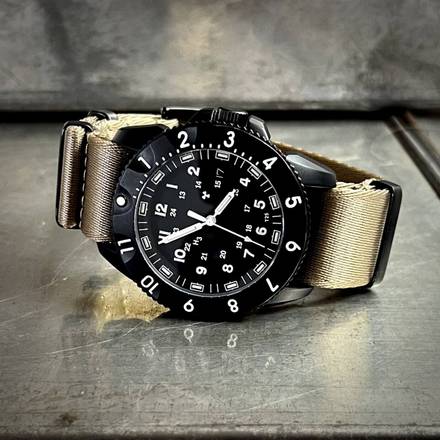TACTIC E09/BQ  ◇ Swiss Quartz Tactical Watch - 42mm - Black Edition
