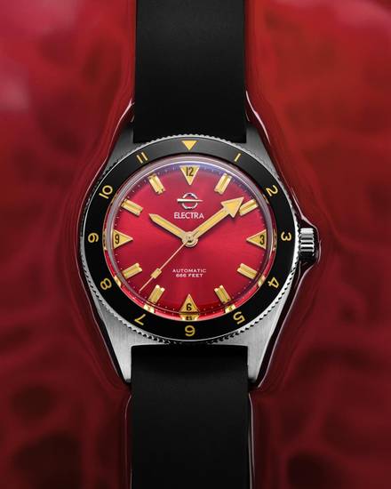 DASHING RED